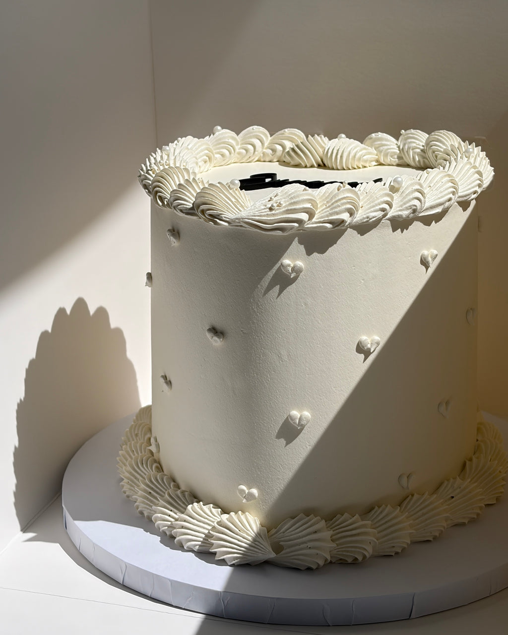 Classic Hearts & Pearls Cake