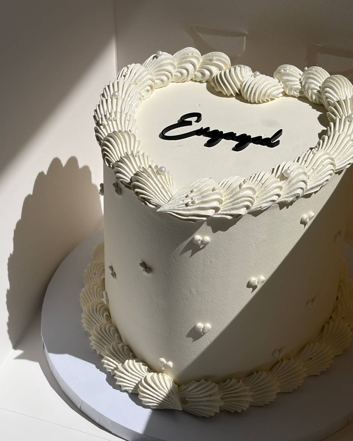 Classic Hearts & Pearls Cake